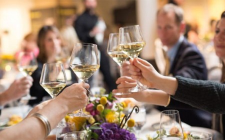 UỐNG NHIỀU BIA RƯỢU NGÀY TẾT ẢNH HƯỞNG ĐẾN GIẤC NGỦ