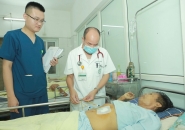 Đàn Sán Chui Ra Từ Đường Mật Do Thói Quen Ăn Gỏi